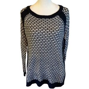 Hippie Rose Sweater. Size M. Navy and white geometric pattern. White sides.